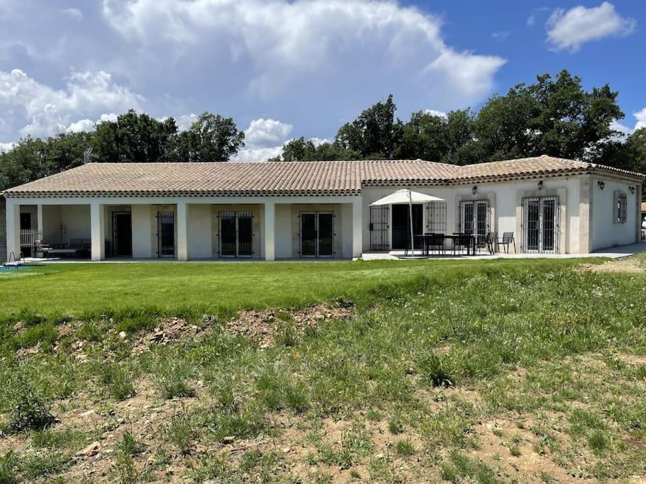 Villa Rians Rians  Exterior photo